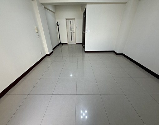 磐石中學旁超新全棟透天6房平面車位 - 591租屋網 - Image 5