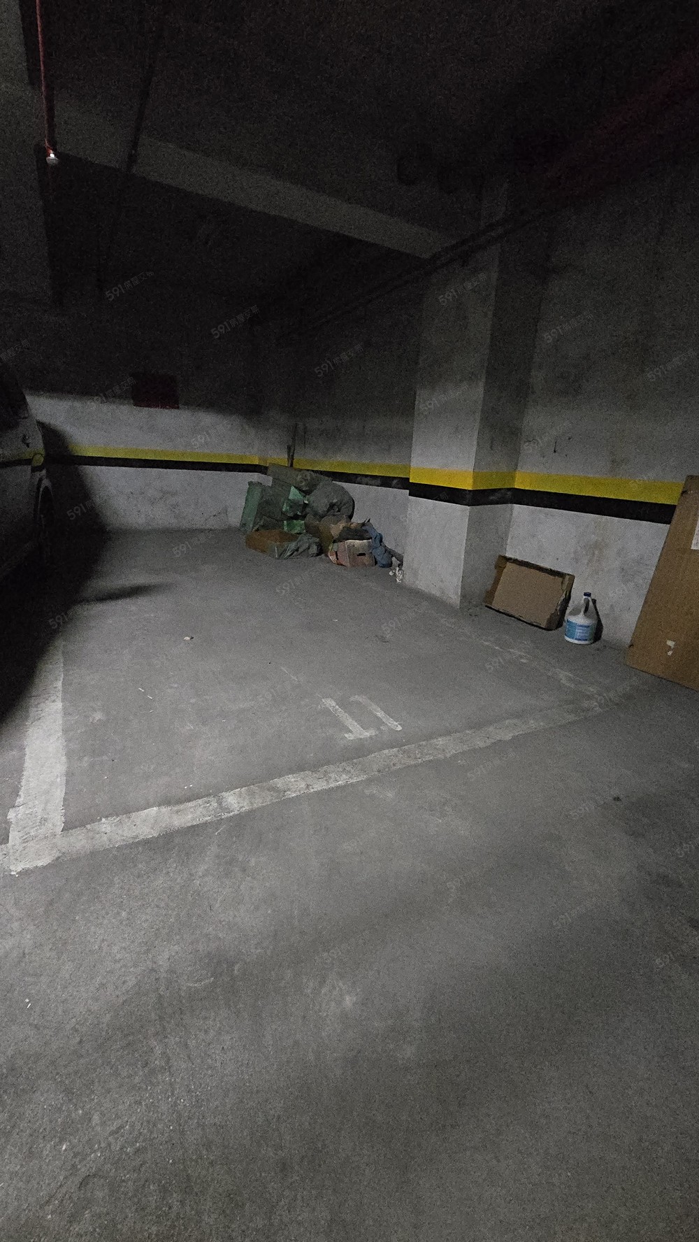 B1 超大邊邊停車位