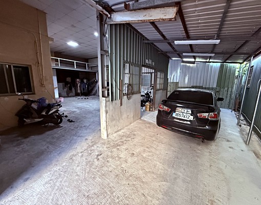 仁武超大露臺透天78坪整棟+廠房打包出租 - Image 1