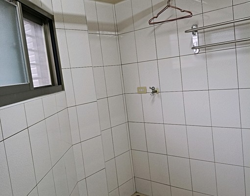 義二路雅緻套房通風有陽光(房仲勿擾) - Image 5