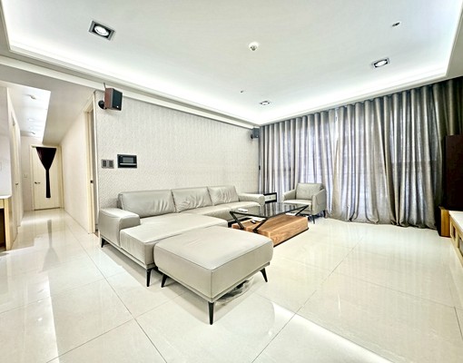 👑大墩商圈室內40坪大四房+車位🌸可雙租補可報稅/可養寵 - Image 1