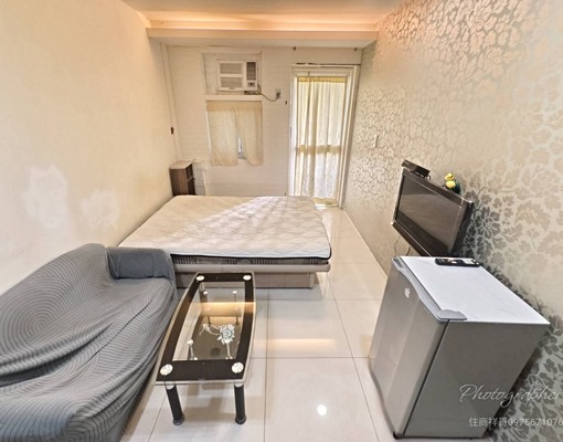 家具齊全。簡約套房。捷運500米。捷運約七分鐘。有獨立陽台。 - Image 1