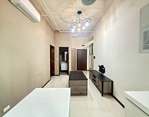 育樂街三房稀有釋出|高樓層+平面車位|走路到一中、中友 - Image 1