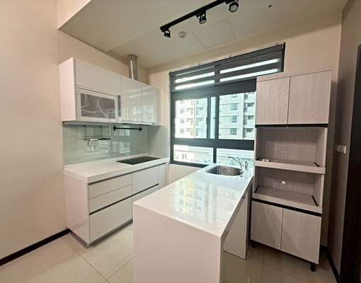 育樂街三房稀有釋出|高樓層+平面車位|走路到一中、中友 - Image 4