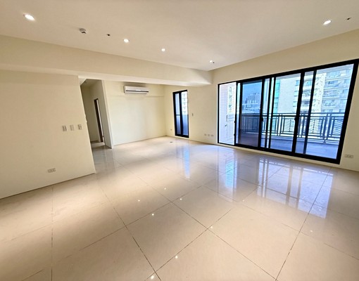 座落七期生活五期散步文心森林公園高樓雙平車 - Image 3