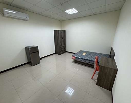 鄰近市府特區忠二路上全新裝潢電梯套房國中小學區旁 - Image 1