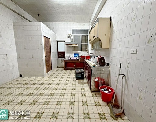 可租補可寵|文華國小|鳳山翻新透天|7房4衛 - Image 3