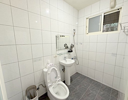 三民高中站7分.光華路.中正路.和平路.忠孝路.可租補. - Image 13