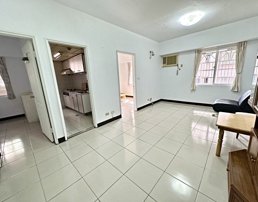 溫馨2房/學區好/有電梯/戶數少單純/生活機能佳/採光特好 - Image 1