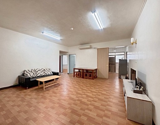 成大三房平車出租(可租補) - Image 1