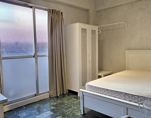 男單人灰系陽台大雅房之二(全包)(冷氣220V電表另計) - Image 1