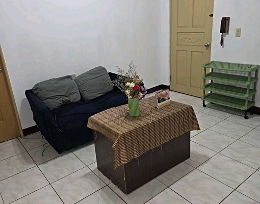 低樓層水泥隔間每間有窗採光明亮適工作室或小家庭交通便利 - Image 4