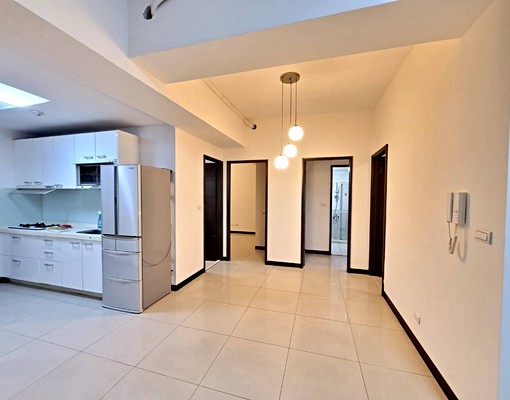 花媽推薦~中壢名馳雋朗3+1房+大平車~雙衛浴開窗 - 591租屋網 - Image 4