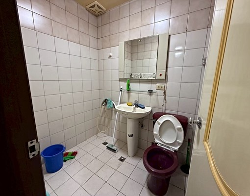 公寓5樓租金很便宜18000可申請租屋況好前後陽台3/2/2 - Image 8