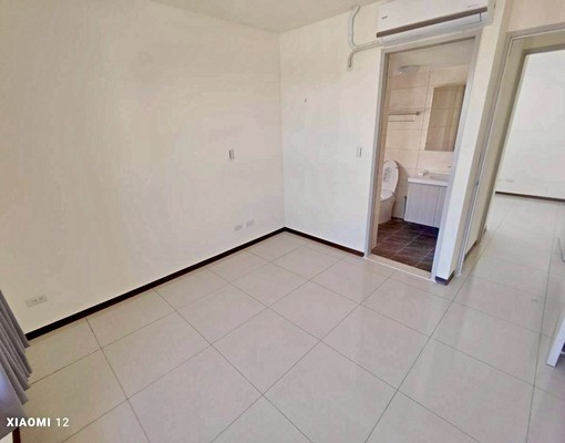 【烏日高鐵】三房平車/朝東採光/可租補(需傢俱可溝通) - Image 8