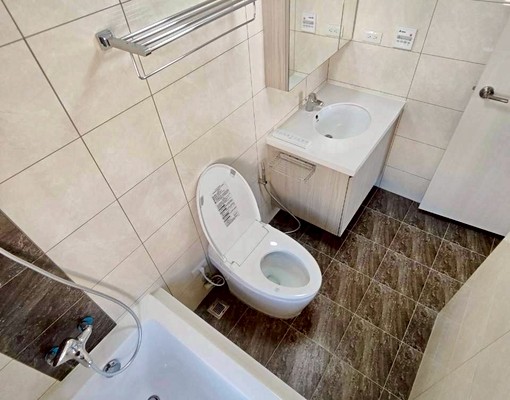 【烏日高鐵】三房平車/朝東採光/可租補(需傢俱可溝通) - Image 9