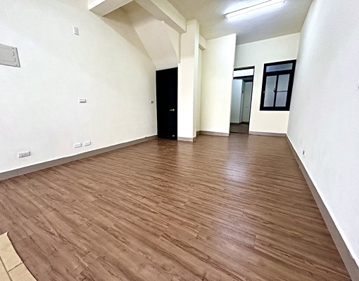 ❄️近南紡|全新整修|整棟4房透天店住❄️ - Image 1