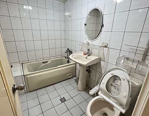 室內+陽台45坪:超大三房可租屋補助入戶籍 - Image 10