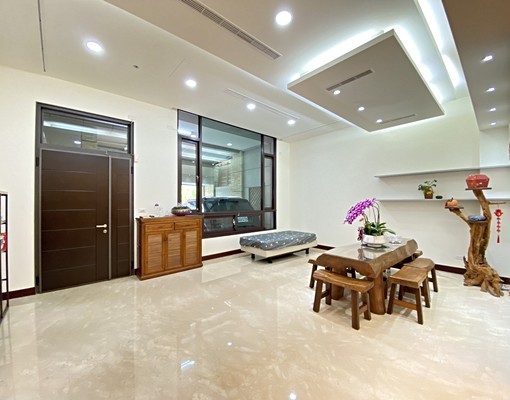 烏日雙平車六房電梯別墅✅報稅戶籍✨室內92坪烏日高鐵特區✨ - Image 1