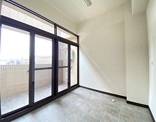 烏日雙平車六房電梯別墅✅報稅戶籍✨室內92坪烏日高鐵特區✨ - Image 12