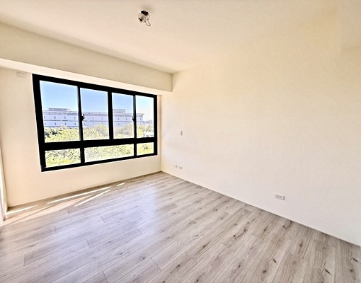 ✨新裝潢整棟透天✨稀有六房採光佳✅門前可放汽機車 - Image 8