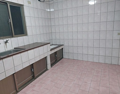 快來看!超大空間/大路邊/進出方便/適合倉庫 - Image 4