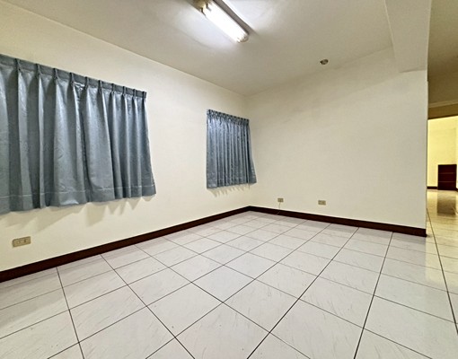 農16華夏電梯五樓😍可租補 - Image 3