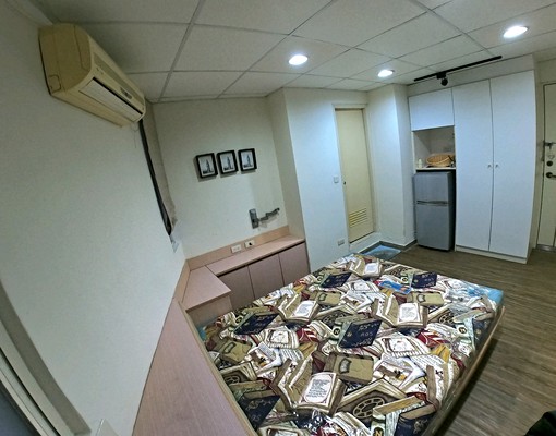 景安捷運美套房 - Image 1