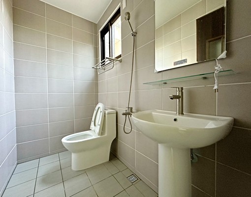 房仲言午許大村全新雙車位別墅整棟出租 - Image 2