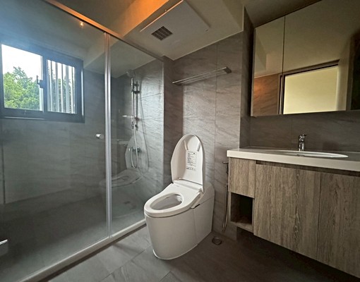 東區秀泰、火車站LALAPORT全新挑高大套房/工作室台水電 - Image 8