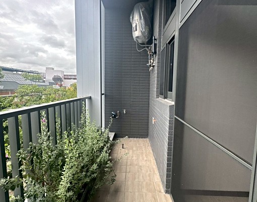 東區秀泰、火車站LALAPORT全新挑高大套房/工作室台水電 - Image 9