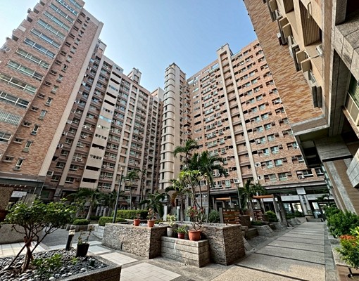 🌟楠梓德賢惠民商圈|近學區機能佳|優選大3房 - Image 1