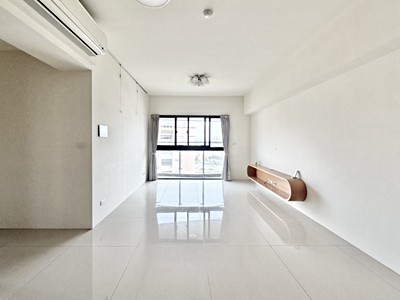 實登開價📌南屯絕美視野28坪室內大三房+柱邊車位