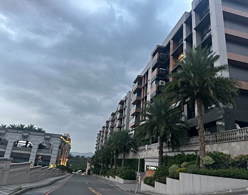 屋主自租🏠免仲介費❣️,可租補🌳美麗山林🌳全新景觀三房 - Image 12