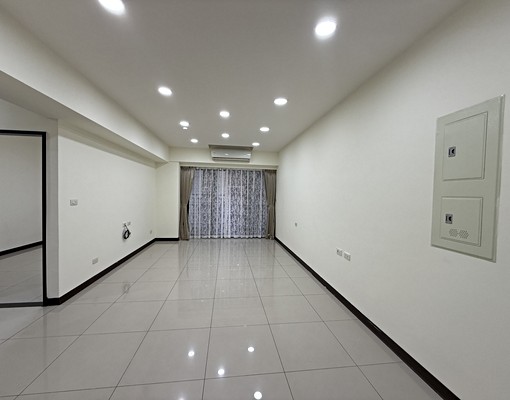 書法公園旁~勝旺雲詠簡配三房車 - Image 1