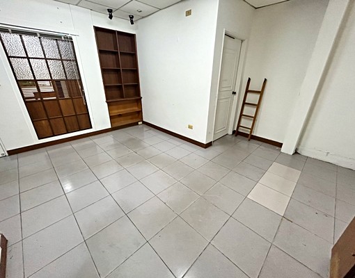 9米面寬忠明南路雙店面住辦合一 - Image 11