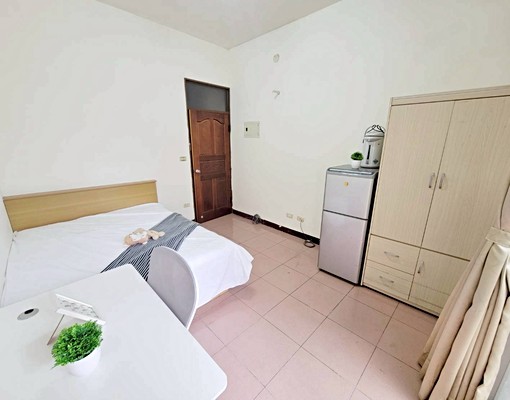 忠孝夜市❤️電梯❤️超佛價❤️陽台獨洗曬❤️可租補❤️中興大 - Image 5