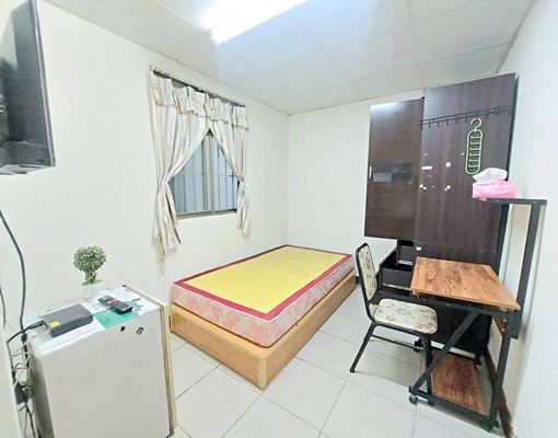 🉑租補~中山商圈套房 - Image 1