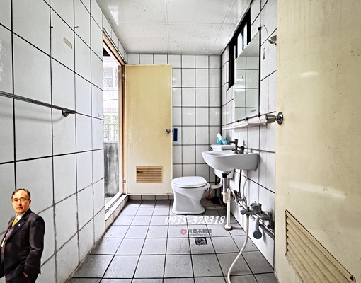 可租補⭐近勤美SOGO百貨|華美街河畔|四房|大露臺2樓公寓 - Image 6