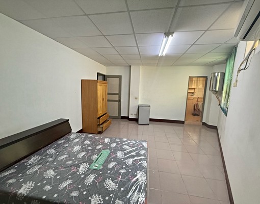 金馬公園旁獨立套房 - Image 1