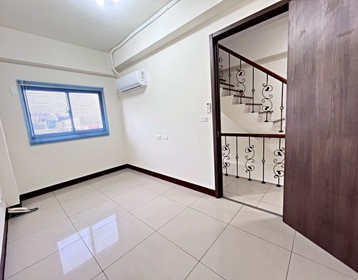 透天整棟出租，近磐石中學輕屋齡～五房 - 591租屋網 - Image 6