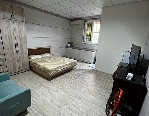 長春街\獨洗獨曬\乾溼分離\分離式冷氣\木質地板 - Image 1