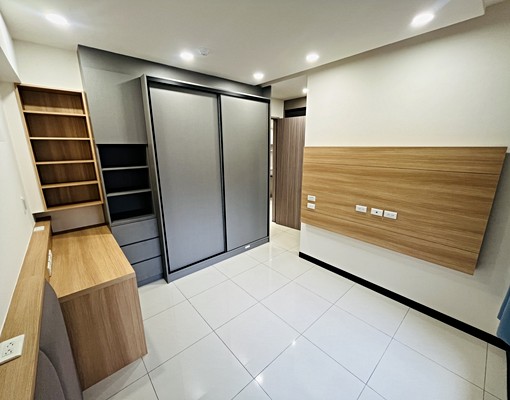 👍外商優選👍近高鐵全新裝潢首次出租大三房平車 - Image 8