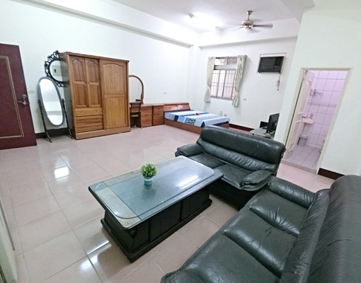 西屯中科澄清榮總❤類一房一廳❤超大坪數❤室內機車位❤雙門冰箱 - Image 4