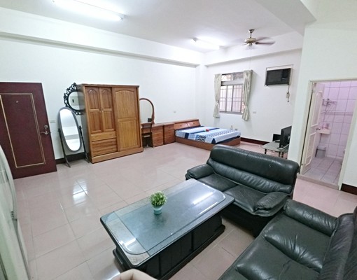 西屯中科澄清榮總❤類一房一廳❤超大坪數❤室內機車位❤雙門冰箱 - Image 3