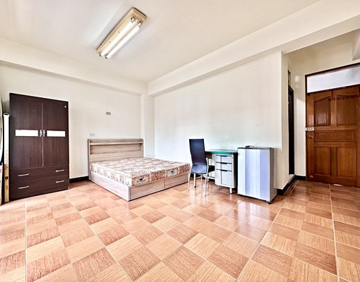 大遠百新光三越⭐可租補.衛浴開窗超大空間💯全新衛浴 - Image 6