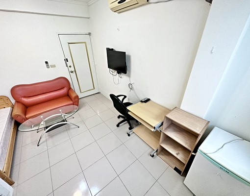 中國醫⭐可租補超便宜套房沙發整面採光超便宜衛浴開窗 - Image 8