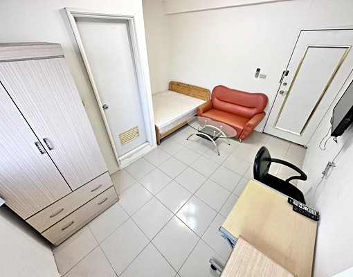 中國醫⭐可租補超便宜套房沙發整面採光超便宜衛浴開窗 - Image 9