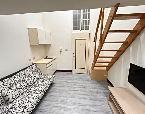 A家樂福電梯陽光樓中樓~可租補室內機車位 - Image 2