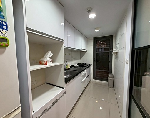 找五泰思思可租補~歡迎看VR~昭揚家大三房~附家電家具視野佳 - 591租屋網 - Image 5